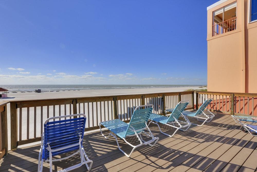 Dolphin Beach Resort St. Pete Beach Esterno foto