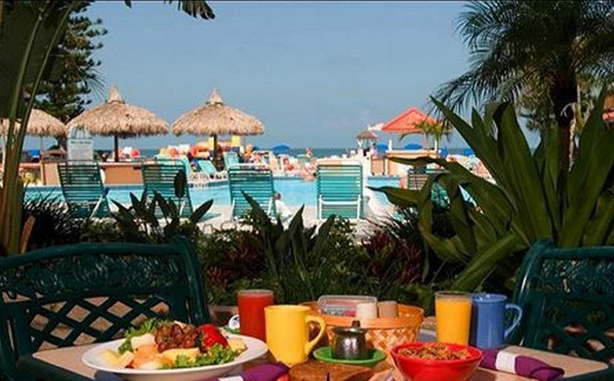 Dolphin Beach Resort St. Pete Beach Esterno foto