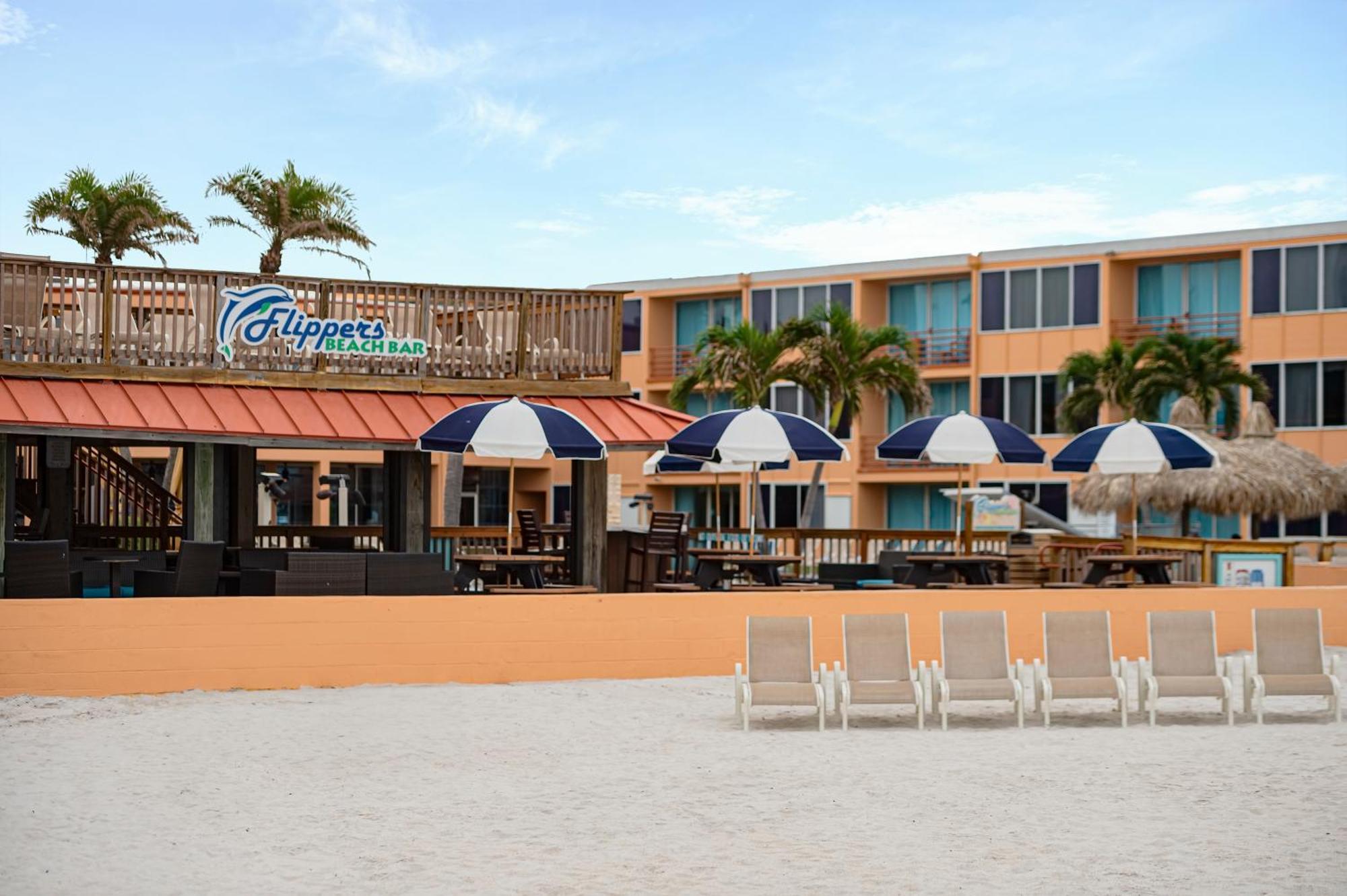 Dolphin Beach Resort St. Pete Beach Esterno foto